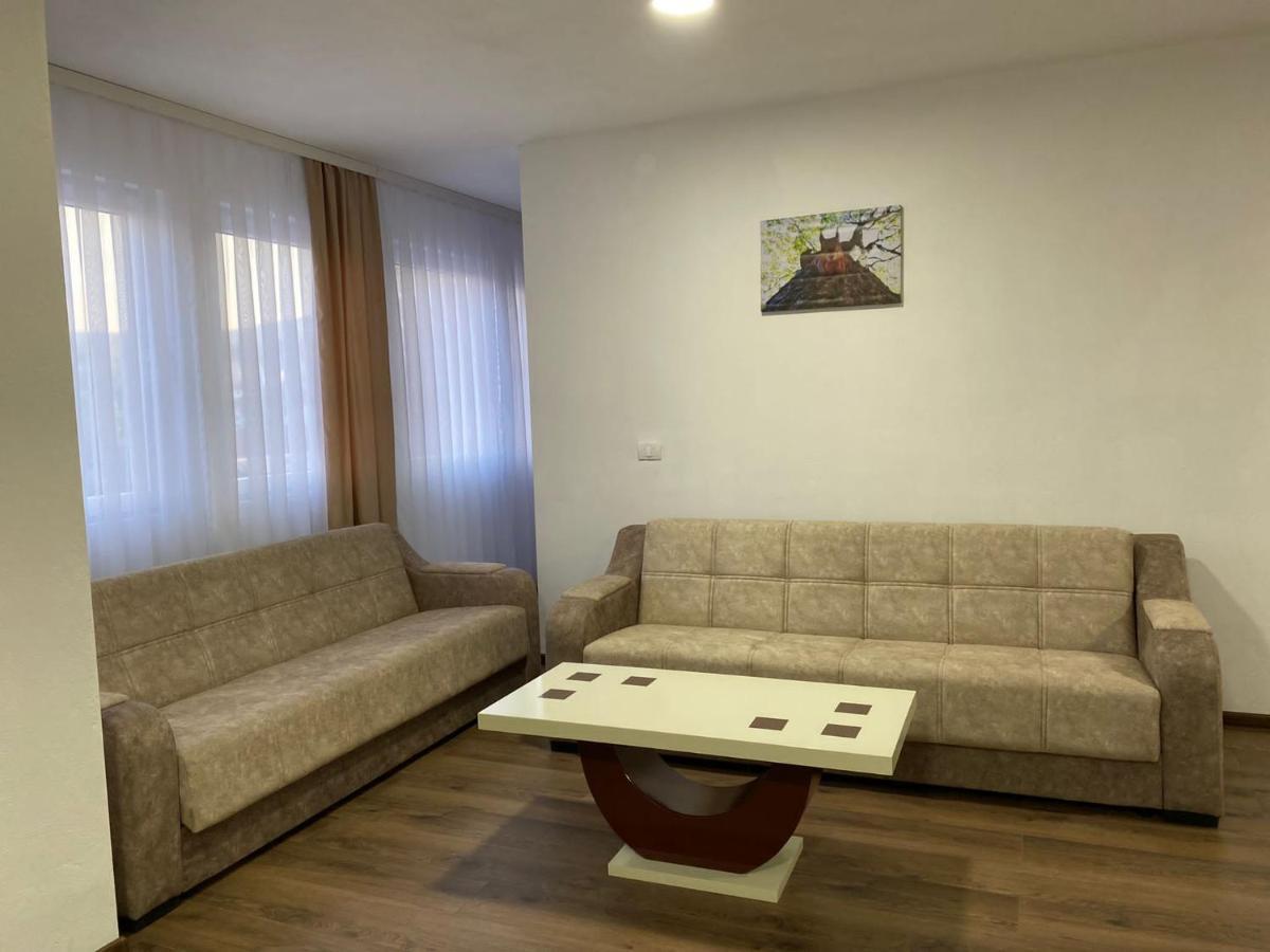 Vila Centar Mb Bed & Breakfast Sjenica Bagian luar foto