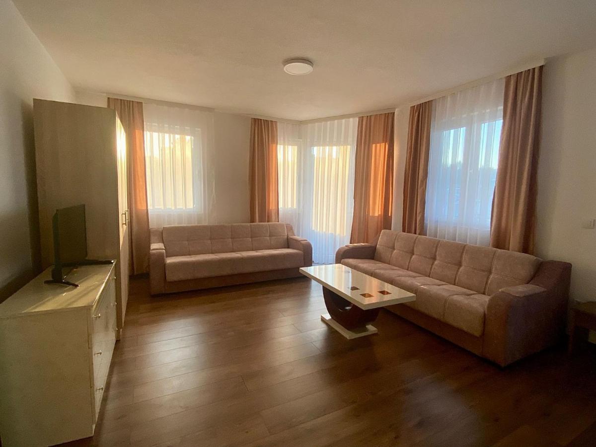 Vila Centar Mb Bed & Breakfast Sjenica Bagian luar foto