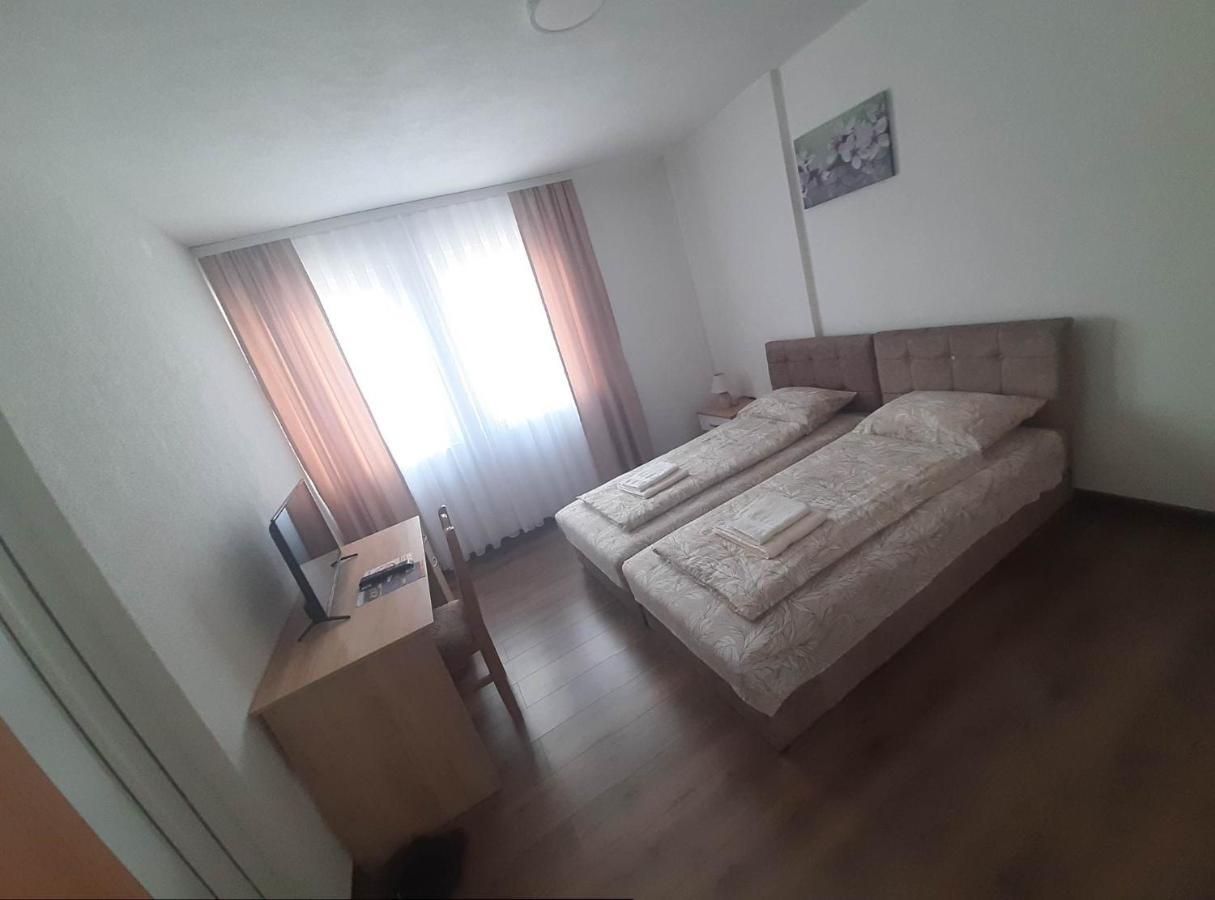 Vila Centar Mb Bed & Breakfast Sjenica Bagian luar foto