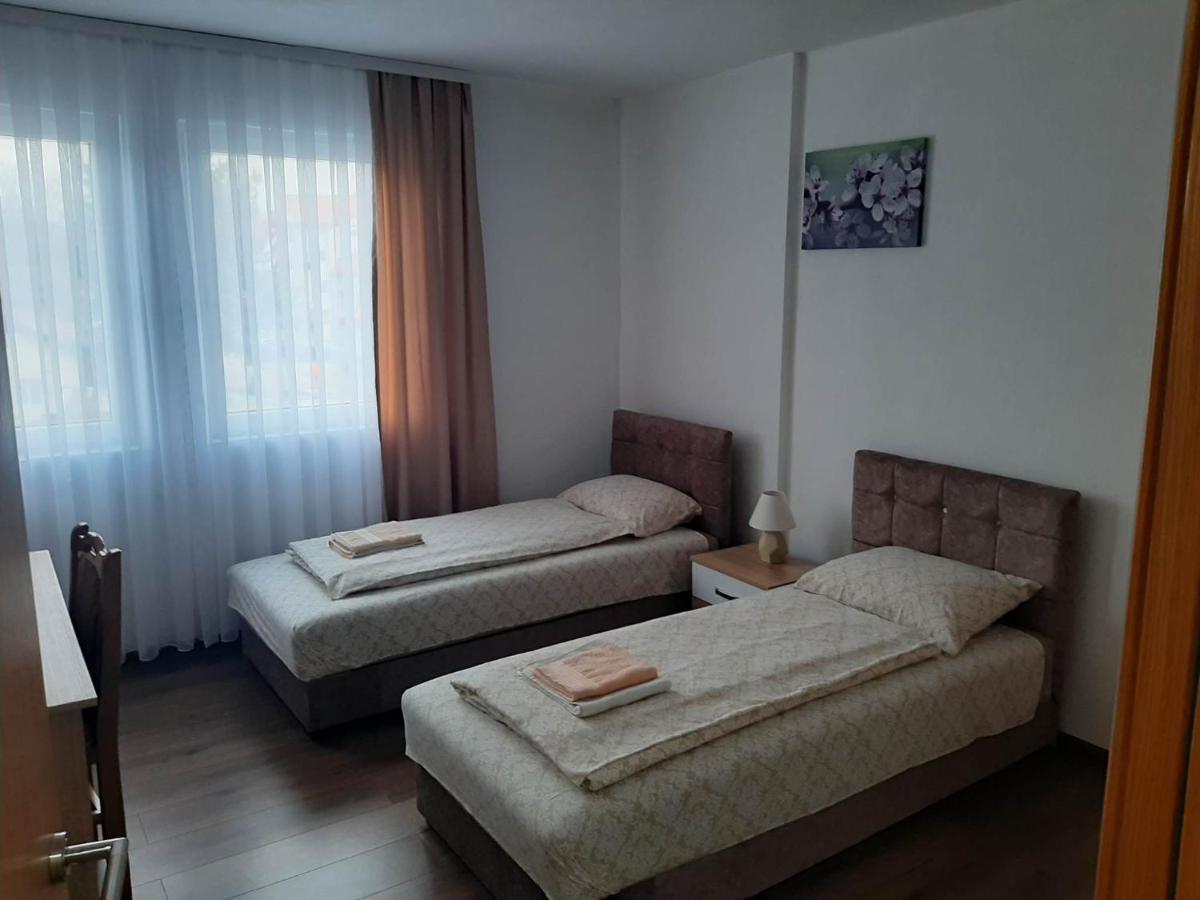 Vila Centar Mb Bed & Breakfast Sjenica Bagian luar foto